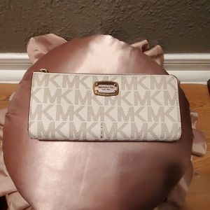 Saffiano leather Continental wallet